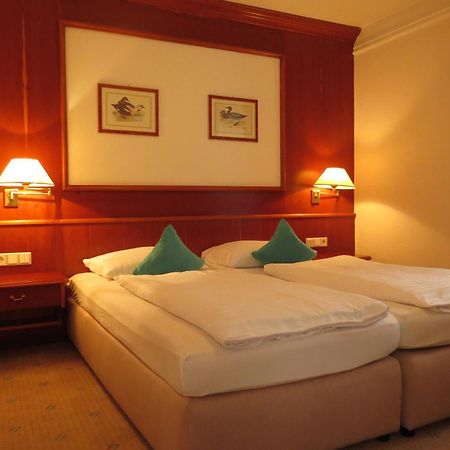 Ettringen  Park Hotel Am Schloss מראה חיצוני תמונה