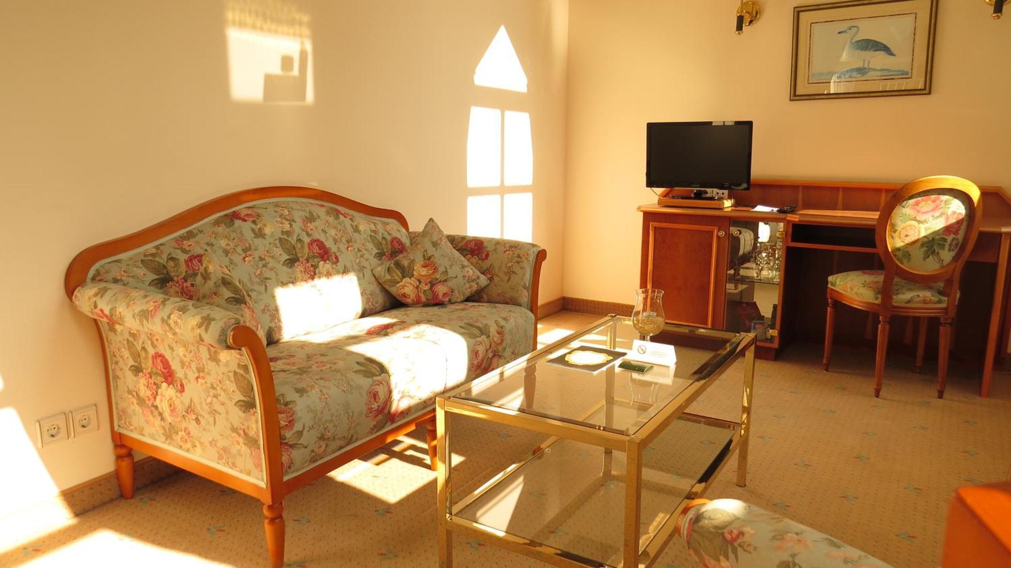 Ettringen  Park Hotel Am Schloss מראה חיצוני תמונה